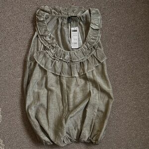 Ruffled Sleeveless Top in Gray